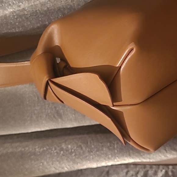 Acne Tan musubi. - Picture 14 of 14